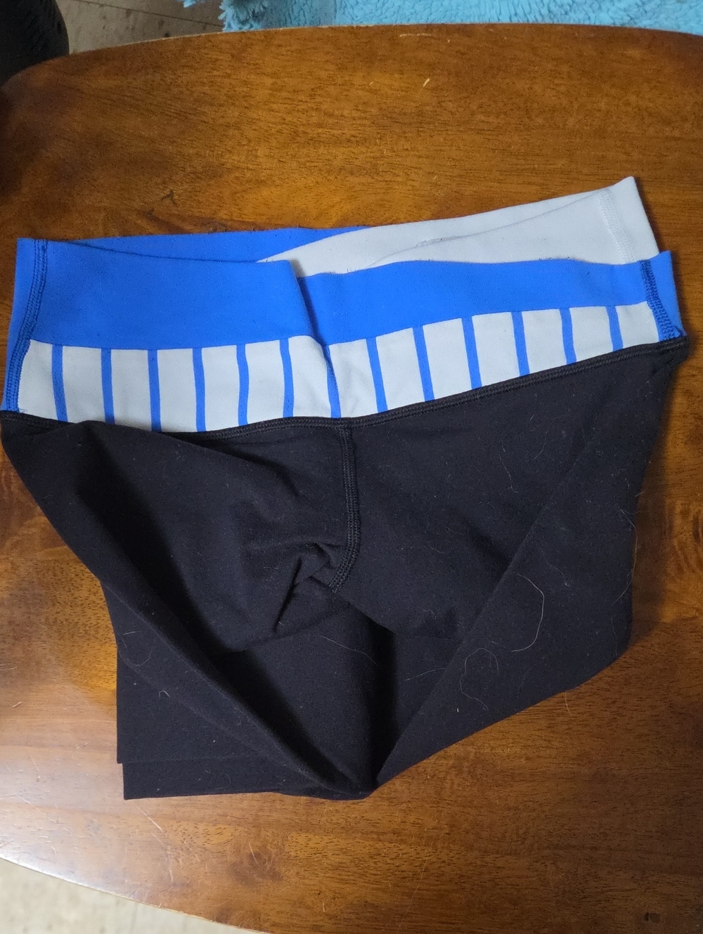 Black Lululemon Leggings with Blue and White Striped Waistband Size 4!
